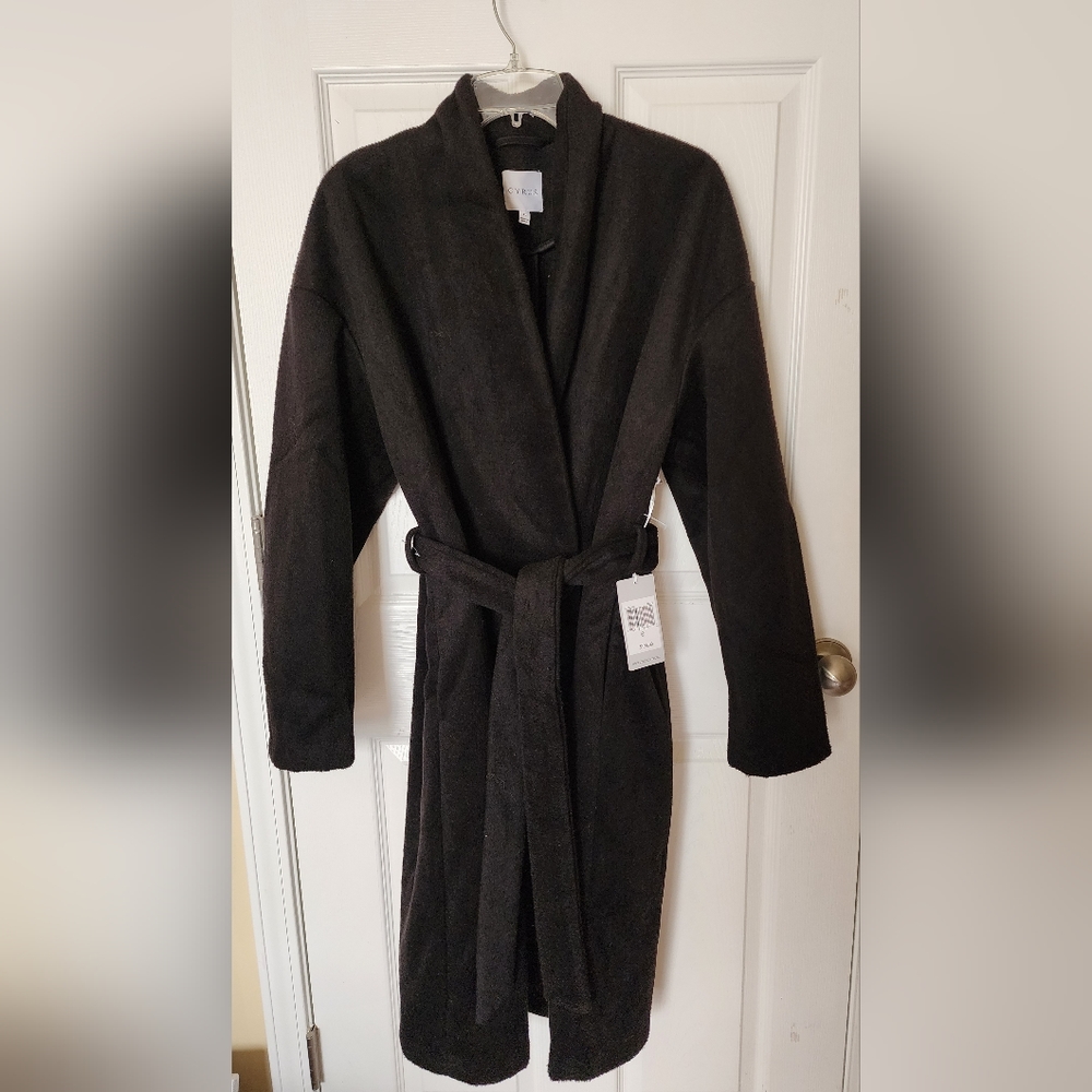 NWT Cyrus Coat Size XL